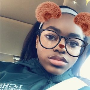 Meet your Posher, Kyla